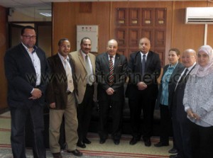 صلاح البلال رئيس جامعة مدينة السادات يرافقه الدكتور عصام الدين متولى نائب رئيس الجامعة (2)