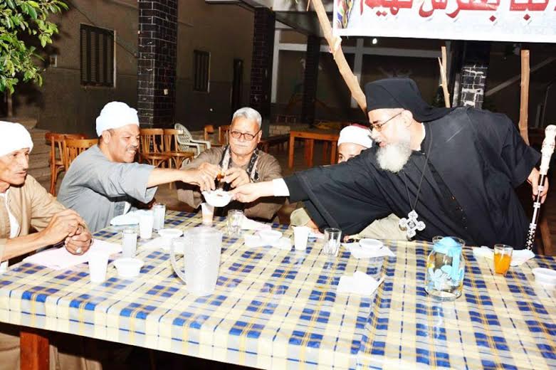 مطرانية كاثوليك المنيا تقيم لقاء المحبة للمشايخ والقساوسة في حفل إفطار رمضاني