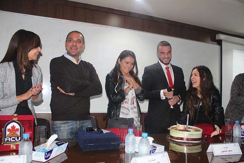 1 بالصور ... الأهرام الكندية تفاجأ سمر مرسى باحتفال بعيد  ميلادها خلال تكريم تحت السيطرة