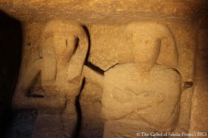 الآثار تعلن عن اكتشاف ستة تماثيل في منطقة جبل السلسلة بأسوان4
