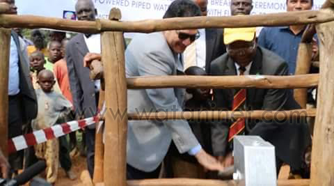 وزارة الري،وزير الري،موقع كايونجا،آبار،اوغندا (1)