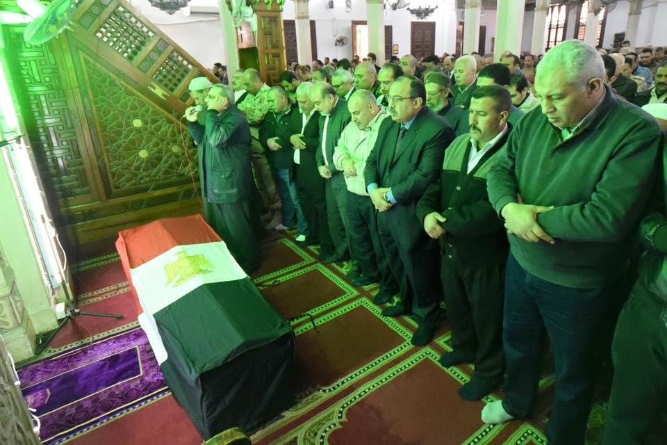 محافظ الإسكندرية  يشارك جنازة شهيد القوات المسلحة 2