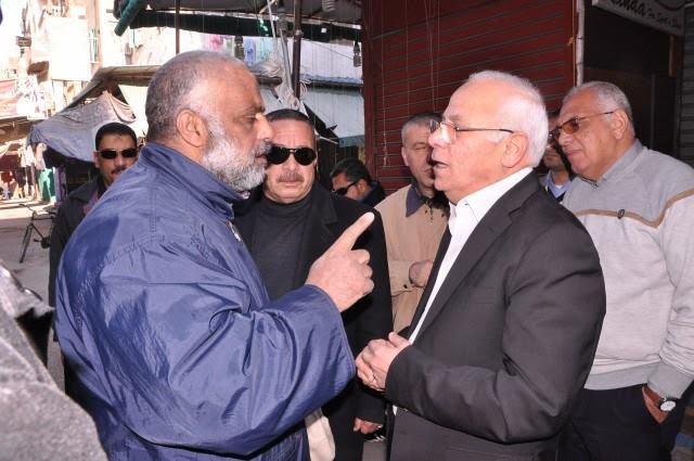 محافظ بورسعيد  يطالب أصحاب المحلات 1