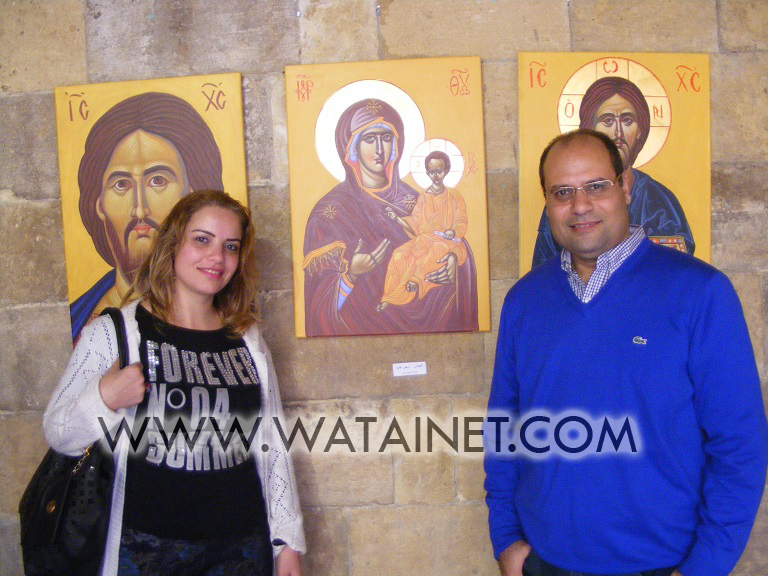مسلمون ومسيحيون يرسمون الأيقونات القبطية ببيت السنارى