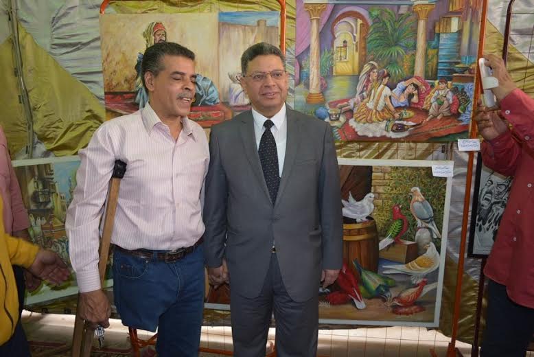 وزير القوى العاملة يفتتح معرض الفنون التشكيلية بديوان عام الوزارة1