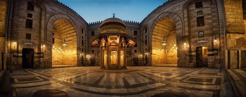 مسجد السلطان برقوق بشارع المعز
