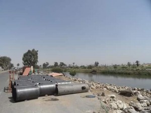 معالجة انهيار الجسر الأيمن لبحر حسن واصف بالقرب من قرية دمشقين بالفيوم3