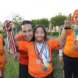 بالصور.. مريم تحدت إعاقتها وحصلت على بطولات في الأولمبياد الخاص1