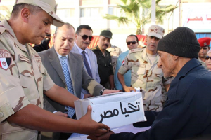 8 القوات المسلحة تبدأ توزيع 12 ألف كرتونة مواد غذائية مدعمة على المواطنين بدمياط