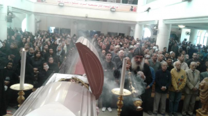 4أساقفة الصعيد الأعلي يشاركون بالصلاة علي جثمان شيخ كهنة قوص