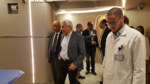 كبار أساتذة طب الأورام  بمصر يزورون مستشفى الأورمان4
