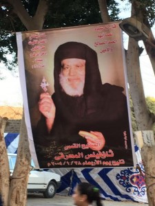 الآلاف يحتفلون بالذكري السنوية للقمص ثاوفيلس المحرقي3