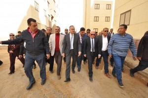 محافظ بورسعيد يتفقد أعمال تسكين الأهالي2