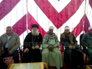 وفود رسمية وشعبية تهنئ الأنبا بيمن بالعيد في قوص2