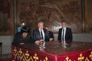 نائب رئيس وزراء المجر يزور الكنيسة البطرسي