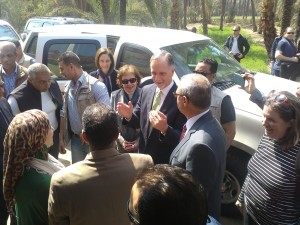 السفير الأمريكي يزور إحدى مدارس قرى صعيد مصر2