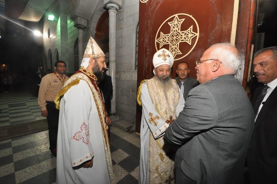 محافظ بورسعيد شهد قداس ليلة عيد القيامة المجيد (6)