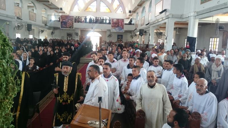 كنائس السويس تحتشد بالالاف من المصلين فى الجمعه العظيمه