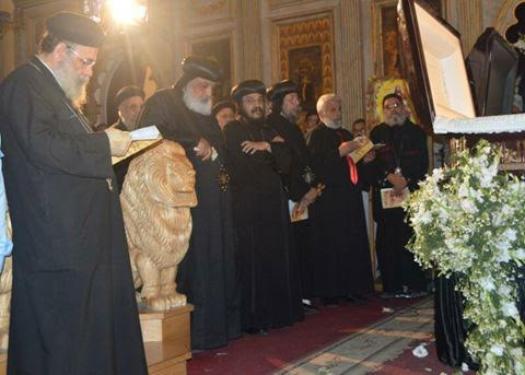وفود رسمية وشعبية في صلاة جناز شيخ كهنة الإسكندرية
